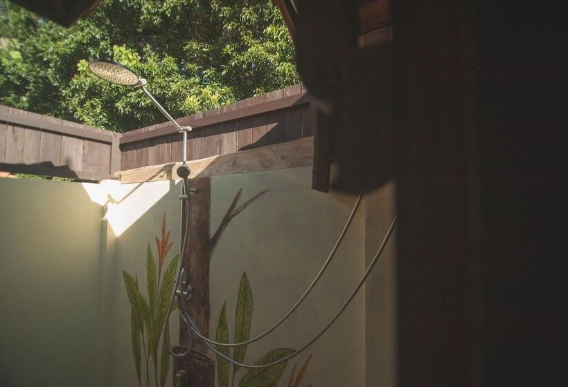 בית מלון כפרי Baan Ta Auan Resort