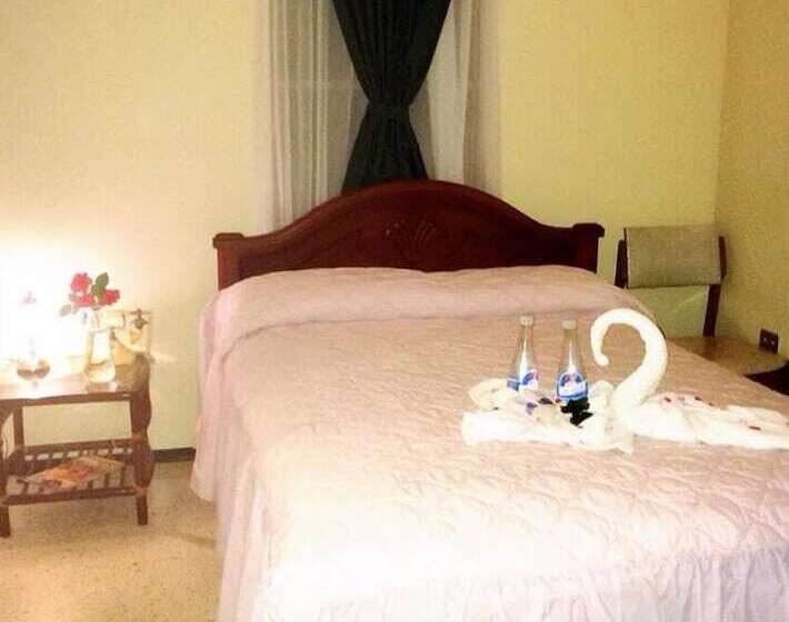 هتل Hosteria El Descanso De Ramses