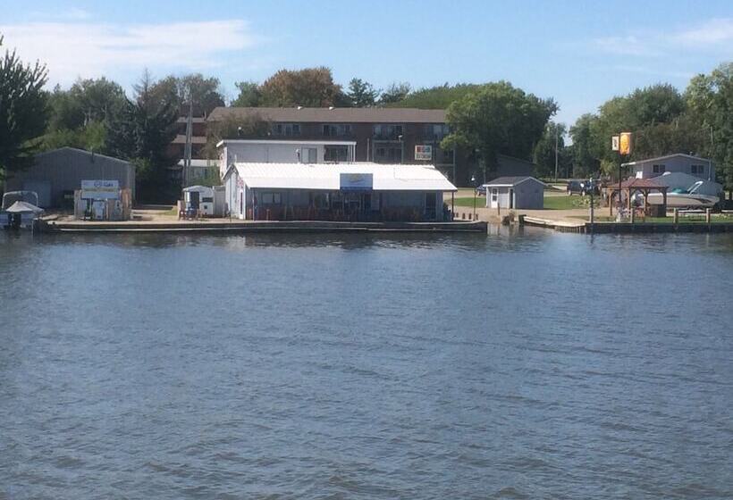 فندق على الطريق The Landing On The Wolf