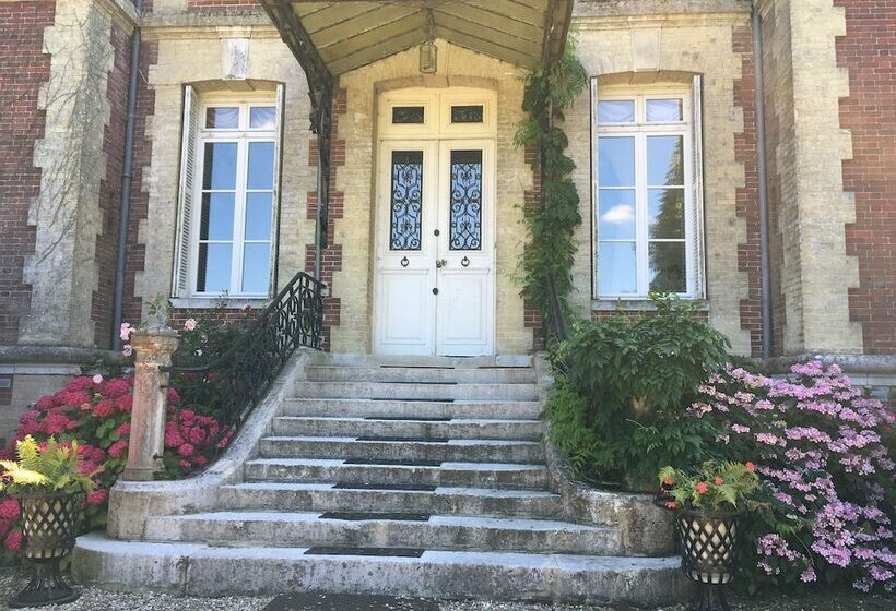 Пансион Domaine Château De Bourville