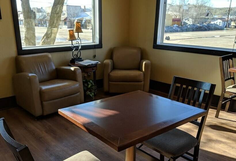 مبيت وإفطار Sagebrush Inn And Suites