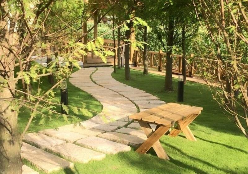 تختخواب و صبحانه Xianel Vacation Chateau