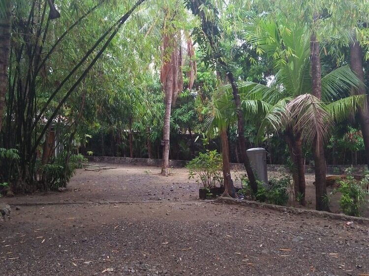 فندق Coco Paradise Beach Resort