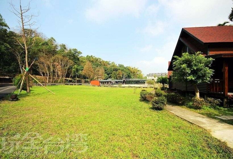 پانسیون Double Lake Villa