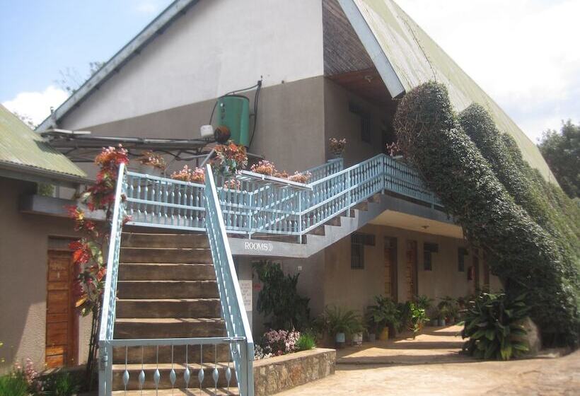 פנסיון St. Eugene S Hostel