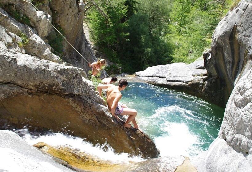 リゾートホテル Vvf Les Ecrins Champsaur, Saint Bonnet En Champsaur