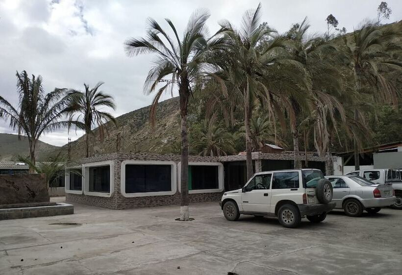 הוסטל Hostal Davinci Mitad Del Mundo