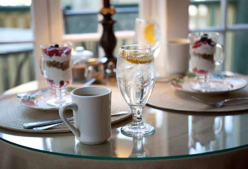 Bed and Breakfast Agustin Inn