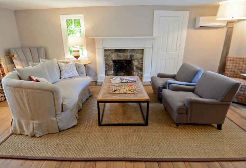 住宿加早餐  The Rooms Up There