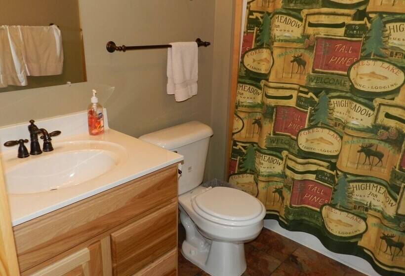 Cabins On Maple River