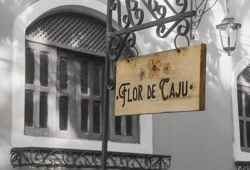 Hostel Flor De Caju