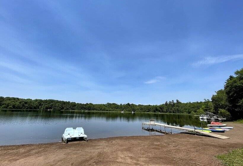호텔 Hanging Horn Lakeside Resort