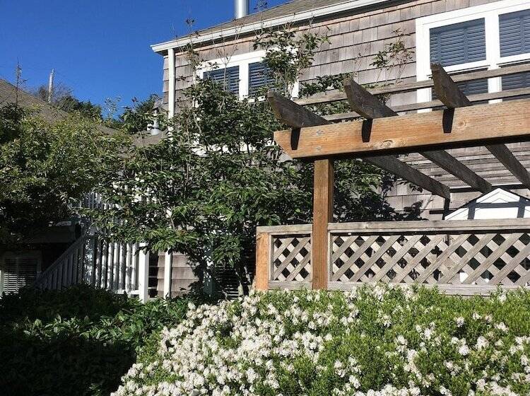 فندق Inn At Arch Cape