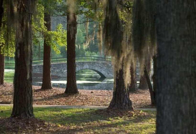 فندق Little Ocmulgee State Park And Lodge