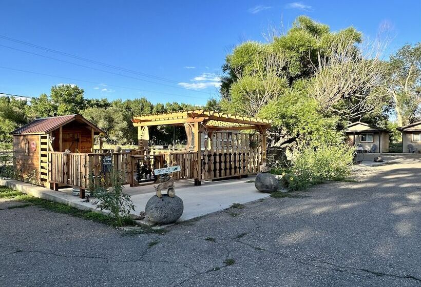 فندق Moosehead Lodge & Cabins