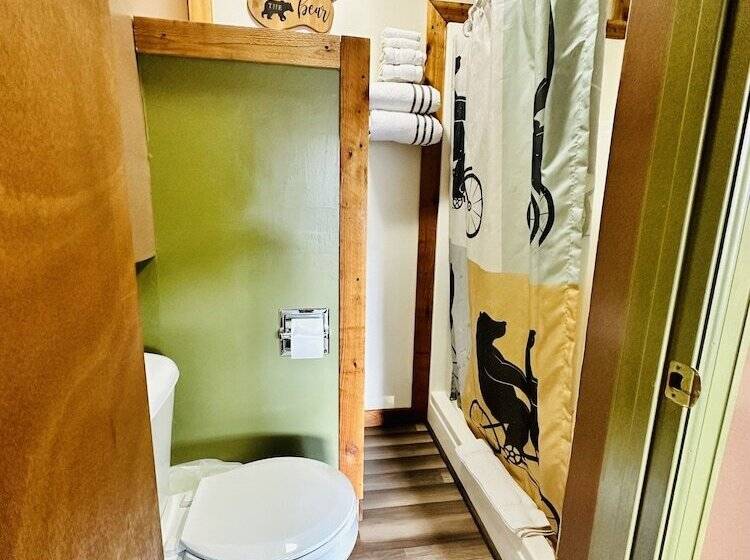 فندق Moosehead Lodge & Cabins