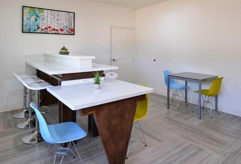 فندق Scottish Inn & Suites