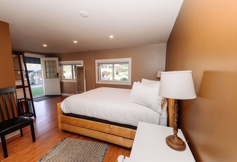 בית מלון כפרי Similkameen Wild Resort & Winery