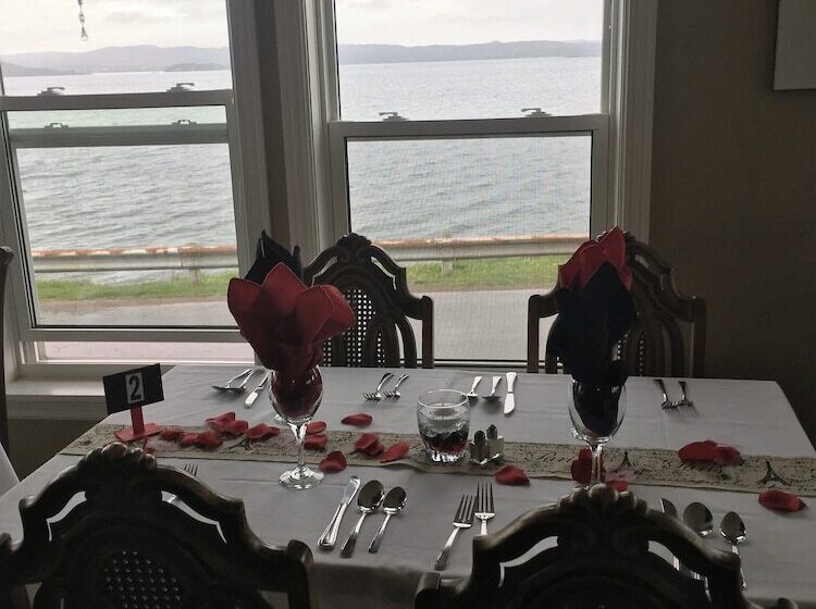Inn By The Bay