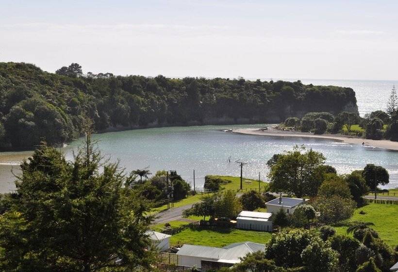 אתר נופש Urenui Beach Camp