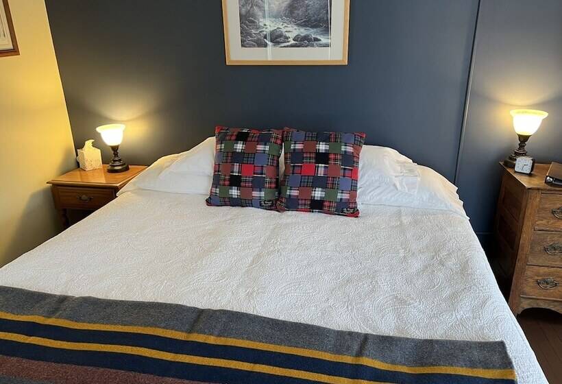 Shoreham Inn