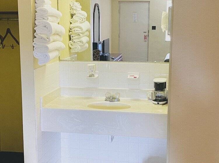 Sutton Lane Motel