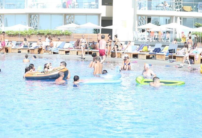 Whitelace Resort