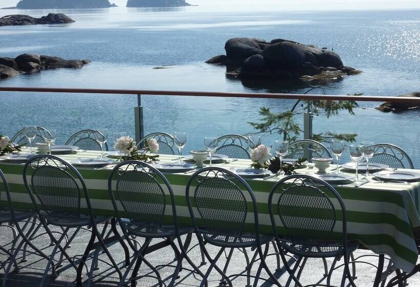 مبيت وإفطار Pointhouse Suites On Sargeant Bay