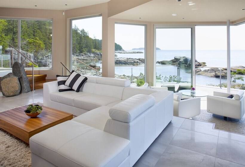 مبيت وإفطار Pointhouse Suites On Sargeant Bay