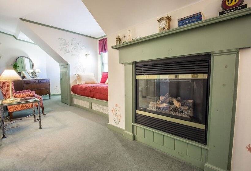 مبيت وإفطار Rosewood Country Inn