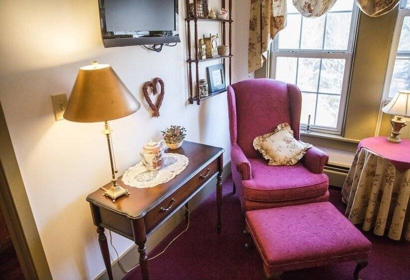 مبيت وإفطار Rosewood Country Inn