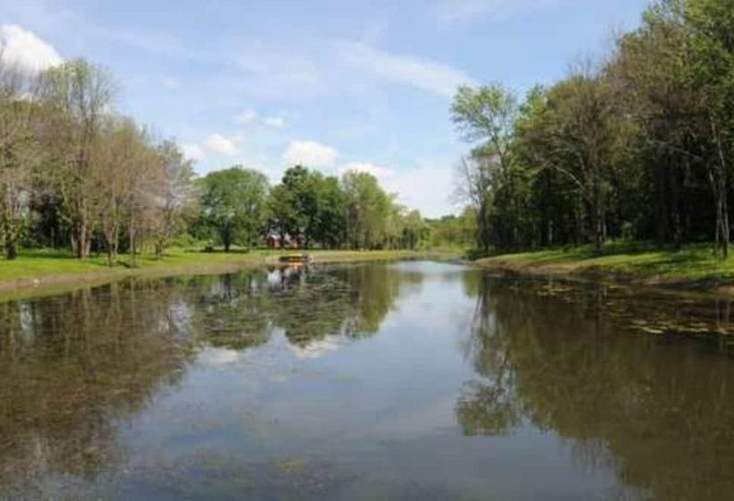 مبيت وإفطار Saint Huberts Lodge
