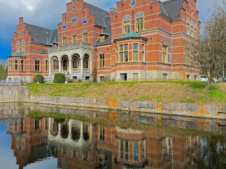 هتل Fuglsang Herregaard