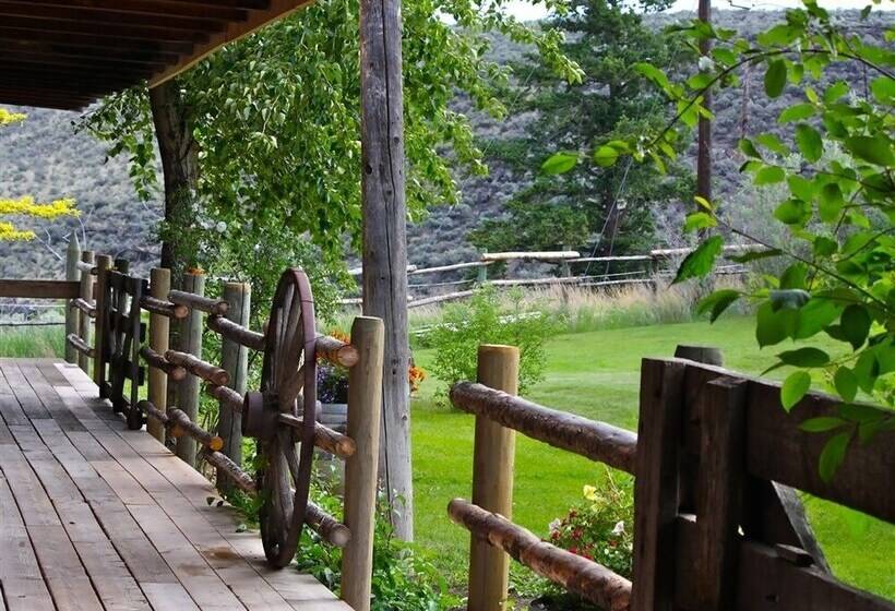 فندق Sundance Guest Ranch