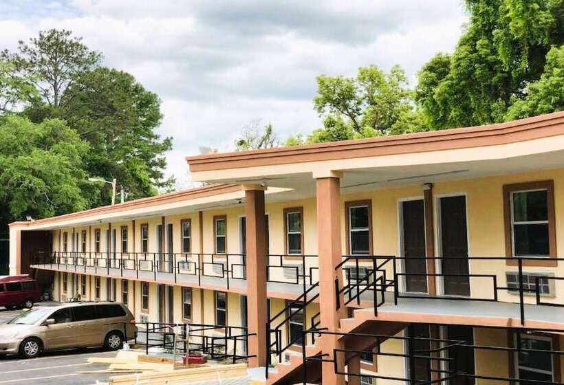 فندق على الطريق Budgetel Inn & Suites, Downtown Tallahassee By Oyo