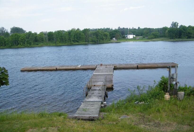 فندق على الطريق The Campbellford River Inn