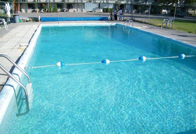 فندق على الطريق The Campbellford River Inn