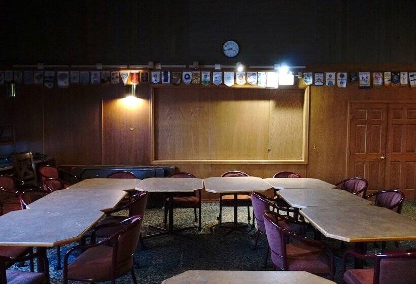 מוטל The Ritz Cafe And Motor Inn