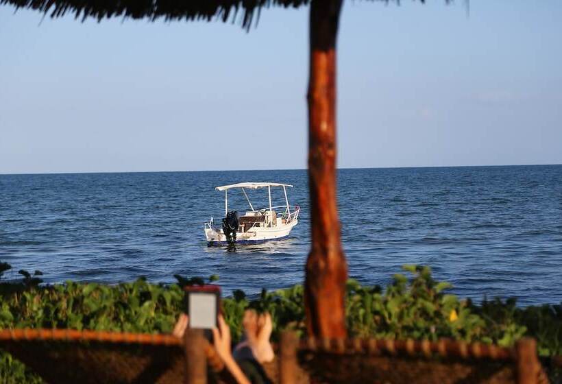 بنسيون Kijongo Bay Beach Resort