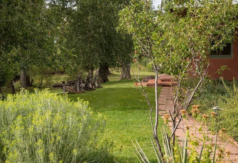 مبيت وإفطار Blue Lake Ranch