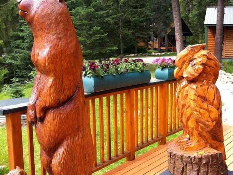 צימר Mount Robson Mountain River Lodge