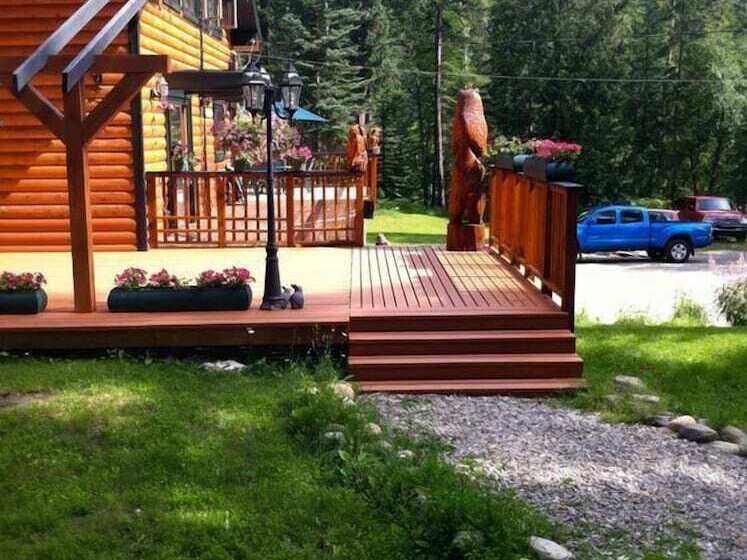 צימר Mount Robson Mountain River Lodge