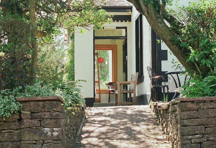 住宿加早餐  The Hawthorns