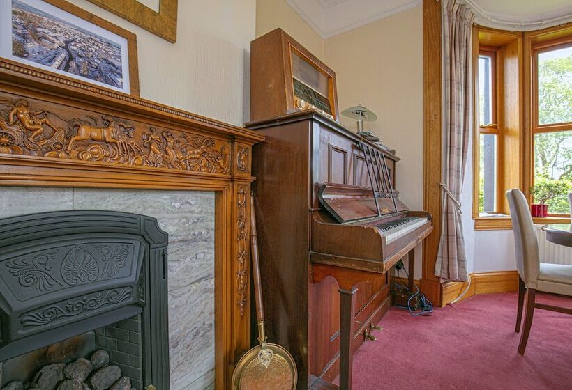 住宿加早餐  The Hawthorns