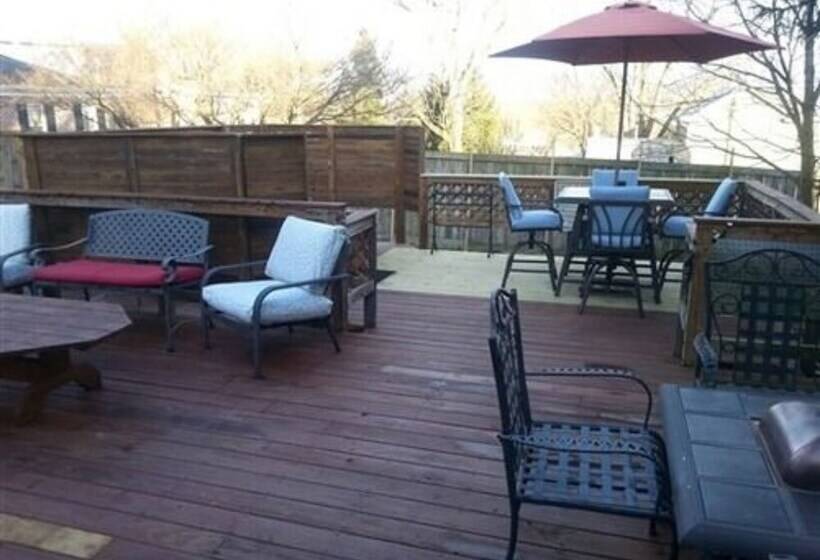 Bed and Breakfast Woodruff House