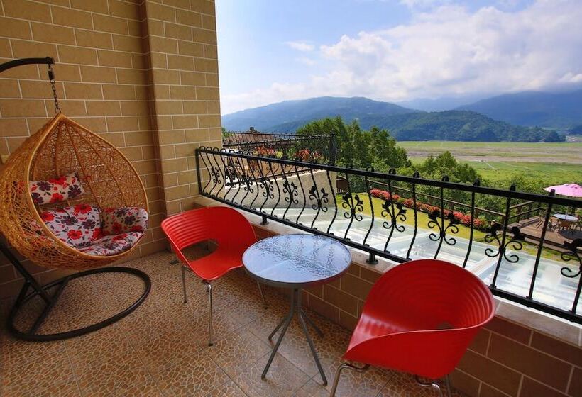 تختخواب و صبحانه Yilan Ya Lu Homestay