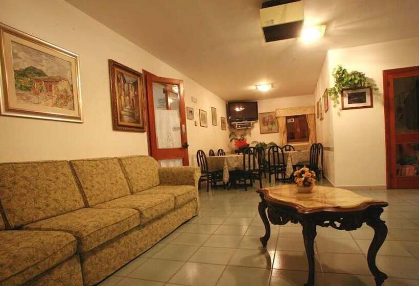 فندق فئة نجمة واحدة Albergo Ristorante Il Pescatore