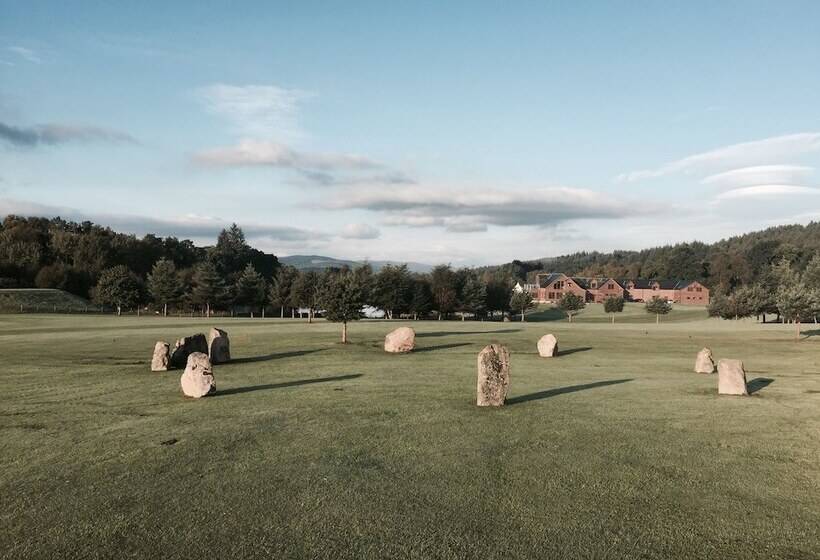 فندق فئة نجمة واحدة The Lodge On The Loch Of Aboyne