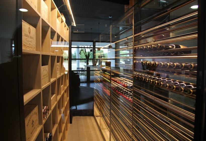 ホテル Hôtel Thierry Drapeau