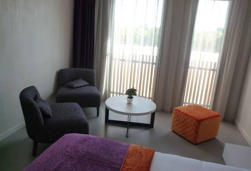 ホテル Hôtel Thierry Drapeau